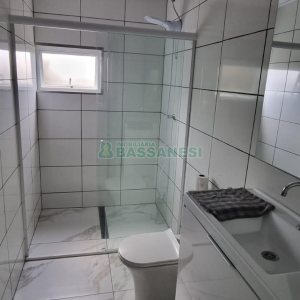 Casa com 172m², 3 dormitórios, 2 vagas, no bairro Charqueadas em Caxias do Sul para Comprar