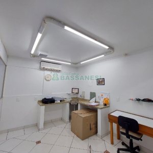 Loja Mobiliada com 120m², no bairro São Pelegrino em Caxias do Sul para Alugar