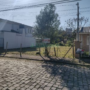 Terreno com 360m², no bairro Desvio Rizzo em Caxias do Sul para Alugar ou Comprar