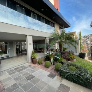 Apto Mobiliado com 85m², 2 dormitórios, 2 vagas, no bairro Panazzolo em Caxias do Sul para Comprar