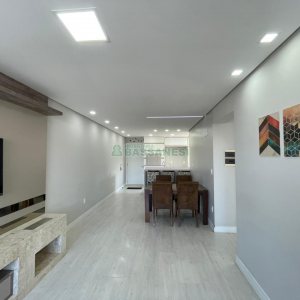 Apto Mobiliado com 85m², 2 dormitórios, 2 vagas, no bairro Panazzolo em Caxias do Sul para Comprar