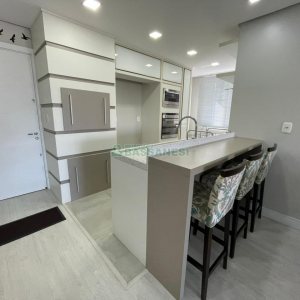 Apto Mobiliado com 85m², 2 dormitórios, 2 vagas, no bairro Panazzolo em Caxias do Sul para Comprar