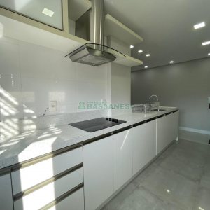 Apto Mobiliado com 85m², 2 dormitórios, 2 vagas, no bairro Panazzolo em Caxias do Sul para Comprar