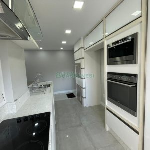 Apto Mobiliado com 85m², 2 dormitórios, 2 vagas, no bairro Panazzolo em Caxias do Sul para Comprar