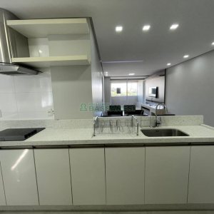Apto Mobiliado com 85m², 2 dormitórios, 2 vagas, no bairro Panazzolo em Caxias do Sul para Comprar