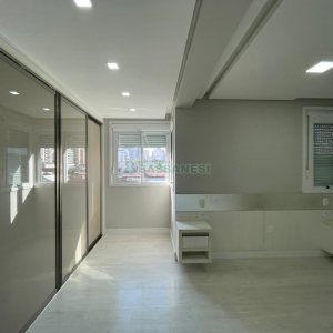 Apto Mobiliado com 85m², 2 dormitórios, 2 vagas, no bairro Panazzolo em Caxias do Sul para Comprar