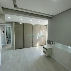 Apto Mobiliado com 85m², 2 dormitórios, 2 vagas, no bairro Panazzolo em Caxias do Sul para Comprar