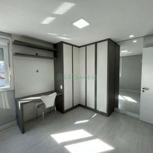 Apto Mobiliado com 85m², 2 dormitórios, 2 vagas, no bairro Panazzolo em Caxias do Sul para Comprar