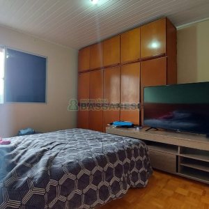 Casa com 219m², 6 dormitórios, 4 vagas, no bairro Panazzolo em Caxias do Sul para Comprar