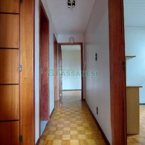 Casa com 219m², 6 dormitórios, 4 vagas, no bairro Panazzolo em Caxias do Sul para Comprar