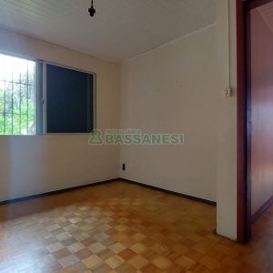 Casa com 219m², 6 dormitórios, 4 vagas, no bairro Panazzolo em Caxias do Sul para Comprar