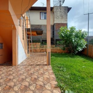 Casa com 219m², 6 dormitórios, 4 vagas, no bairro Panazzolo em Caxias do Sul para Comprar