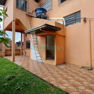 Casa com 219m², 6 dormitórios, 4 vagas, no bairro Panazzolo em Caxias do Sul para Comprar