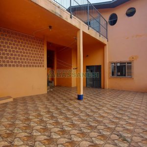 Casa com 219m², 6 dormitórios, 4 vagas, no bairro Panazzolo em Caxias do Sul para Comprar