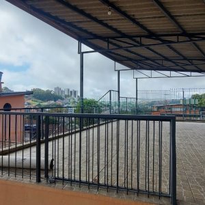 Casa com 219m², 6 dormitórios, 4 vagas, no bairro Panazzolo em Caxias do Sul para Comprar