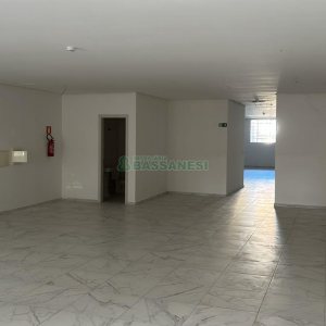 Loja com 252m², no bairro São Pelegrino em Caxias do Sul para Alugar
