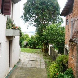 Predio com 99m², 3 dormitórios, 1 vaga, no bairro Pio X em Caxias do Sul para Comprar