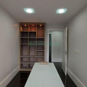 Sala Mobiliada com 97m², no bairro Panazzolo em Caxias do Sul para Comprar