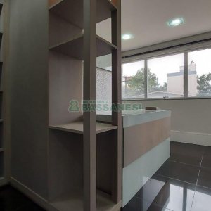 Sala Mobiliada com 97m², no bairro Panazzolo em Caxias do Sul para Comprar