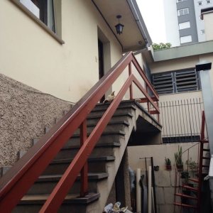 Casa com 156m², 3 dormitórios, 1 vaga, no bairro Panazzolo em Caxias do Sul para Comprar