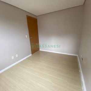 Apartamento com 42m², 1 dormitório, 1 vaga, no bairro Petrópolis em Caxias do Sul para Alugar