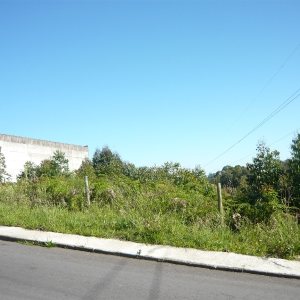 Terreno com 472m², no bairro Cinqüentenário em Caxias do Sul para Comprar