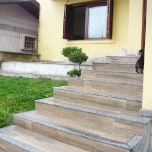 Casa com 330m², 3 dormitórios, 4 vagas, no bairro Colina Sorriso em Caxias do Sul para Comprar