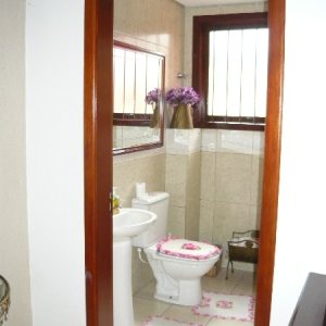 Casa com 330m², 3 dormitórios, 4 vagas, no bairro Colina Sorriso em Caxias do Sul para Comprar