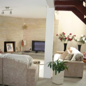 Casa com 330m², 3 dormitórios, 4 vagas, no bairro Colina Sorriso em Caxias do Sul para Comprar