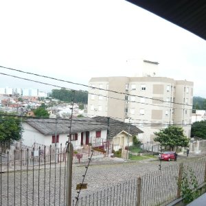 Casa com 330m², 3 dormitórios, 4 vagas, no bairro Colina Sorriso em Caxias do Sul para Comprar
