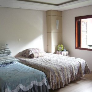 Casa com 330m², 3 dormitórios, 4 vagas, no bairro Colina Sorriso em Caxias do Sul para Comprar