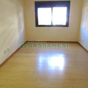 Apartamento com 76m², 2 dormitórios, 2 vagas, no bairro Centro em Caxias do Sul para Comprar