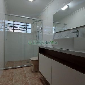 Casa Mobiliada com 260m², 3 dormitórios, 3 vagas, no bairro Universitário em Caxias do Sul para Comprar