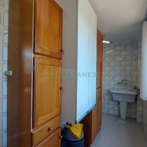 Casa Mobiliada com 260m², 3 dormitórios, 3 vagas, no bairro Universitário em Caxias do Sul para Comprar