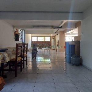 Casa Mobiliada com 260m², 3 dormitórios, 3 vagas, no bairro Universitário em Caxias do Sul para Comprar