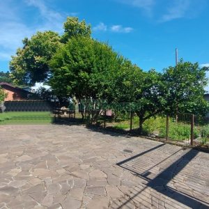 Casa Mobiliada com 260m², 3 dormitórios, 3 vagas, no bairro Universitário em Caxias do Sul para Comprar