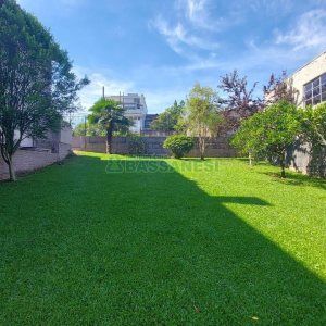 Casa Mobiliada com 260m², 3 dormitórios, 3 vagas, no bairro Universitário em Caxias do Sul para Comprar