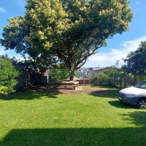 Casa Mobiliada com 260m², 3 dormitórios, 3 vagas, no bairro Universitário em Caxias do Sul para Comprar