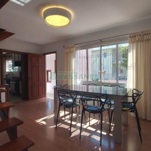 Casa Mobiliada com 260m², 3 dormitórios, 3 vagas, no bairro Universitário em Caxias do Sul para Comprar