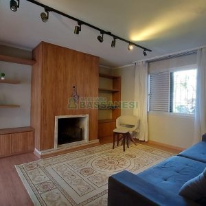 Casa Mobiliada com 260m², 3 dormitórios, 3 vagas, no bairro Universitário em Caxias do Sul para Comprar