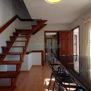 Casa Mobiliada com 260m², 3 dormitórios, 3 vagas, no bairro Universitário em Caxias do Sul para Comprar