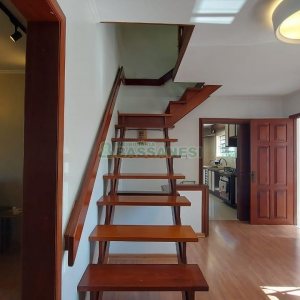 Casa Mobiliada com 260m², 3 dormitórios, 3 vagas, no bairro Universitário em Caxias do Sul para Comprar