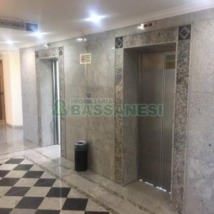 Sala com 120m², 2 vagas, no bairro Madureira em Caxias do Sul para Comprar