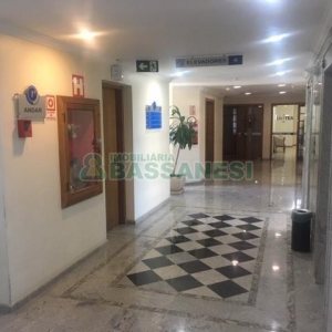 Sala com 120m², 2 vagas, no bairro Madureira em Caxias do Sul para Comprar