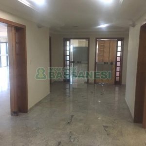 Sala com 120m², 2 vagas, no bairro Madureira em Caxias do Sul para Comprar