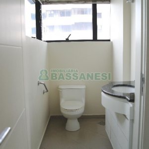 Sala com 120m², 2 vagas, no bairro Madureira em Caxias do Sul para Comprar