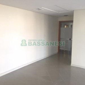 Sala com 120m², 2 vagas, no bairro Madureira em Caxias do Sul para Comprar