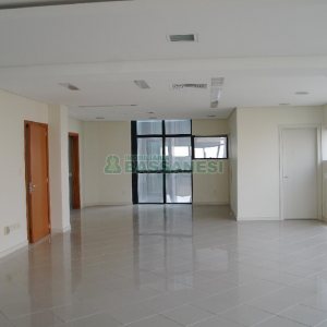 Sala com 120m², 2 vagas, no bairro Madureira em Caxias do Sul para Comprar