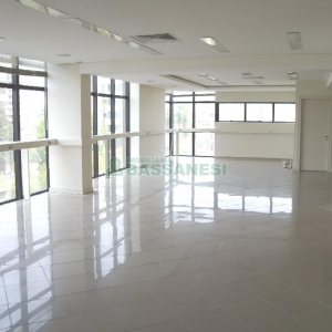 Sala com 120m², 2 vagas, no bairro Madureira em Caxias do Sul para Comprar