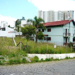 Terreno, no bairro Cinqüentenário em Caxias do Sul para Comprar